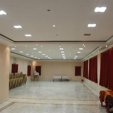 בקהלי Hotel Deepak מראה חיצוני תמונה