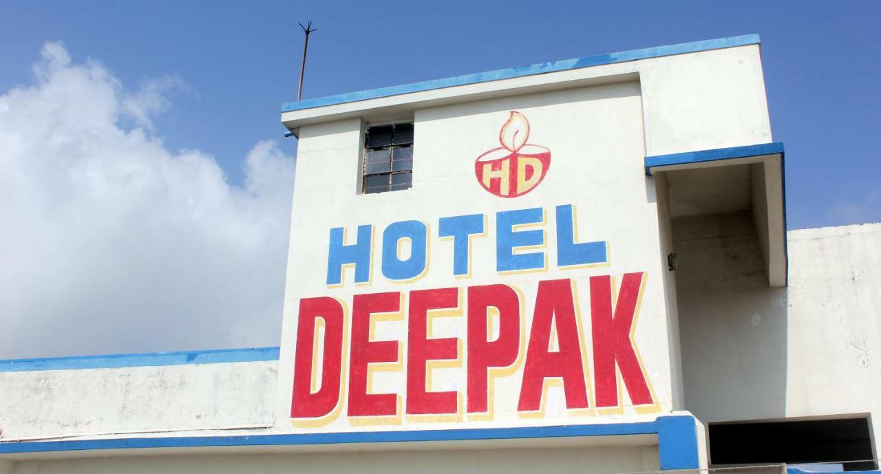 בקהלי Hotel Deepak מראה חיצוני תמונה